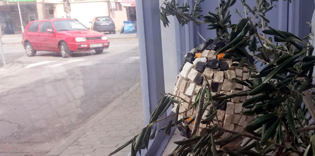 Umjetnički izlog Sergija i Marine Mihić u Gospiću prije dvije godine/Foto arhiva Lika pressa                                                                                                                                                              
